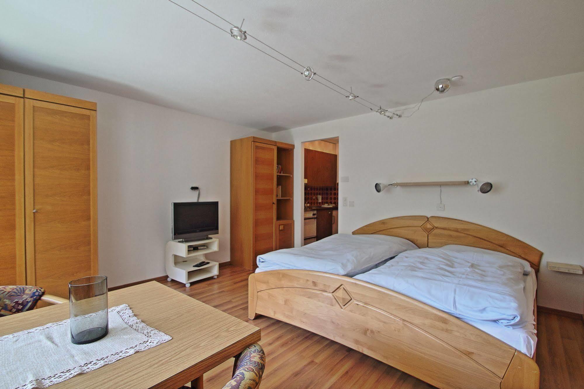 Serviced Apartments Wallis Мёрель Экстерьер фото
